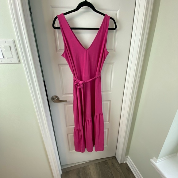 Flowing Magenta Summer Dress - Picture 2 of 12